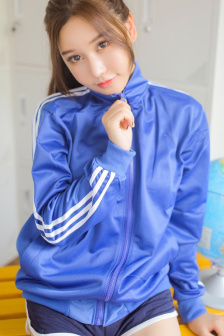 大胸美女图片